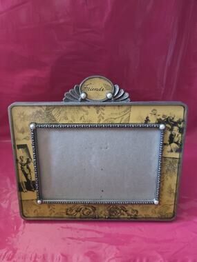 Heavy 2003 Shelf Thompson FRIENDS Photo Frame ( 8" x 6" ) Holds 6" x 4" Picture